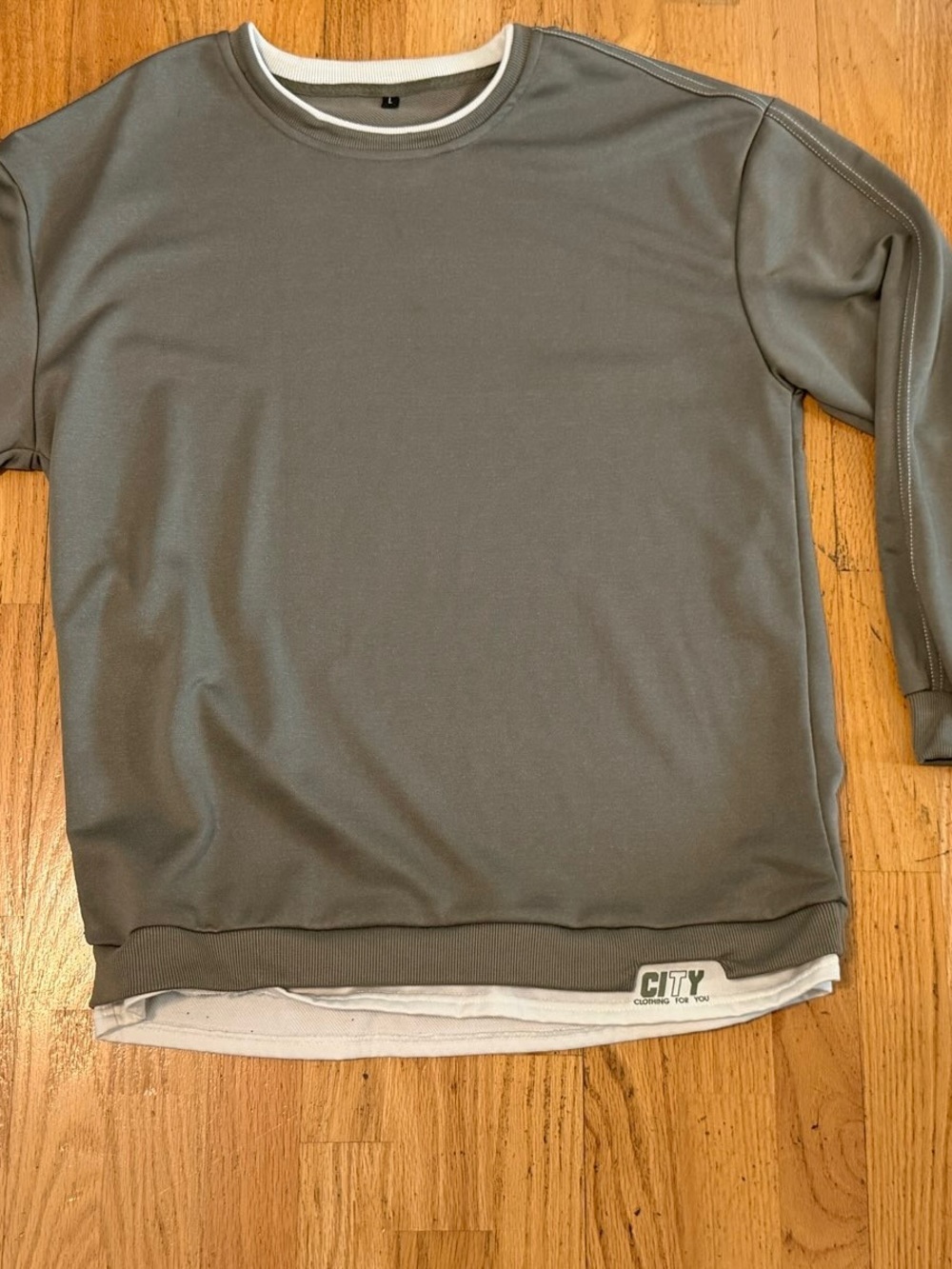 City Men's Gray Crew Neck Pullover Sweatshirt Logo Long Sleeve Knit Size L